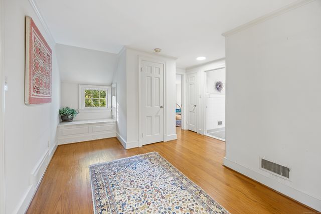 175 Tokeneke Drive, North Haven, CT 06473