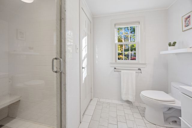 175 Tokeneke Drive, North Haven, CT 06473