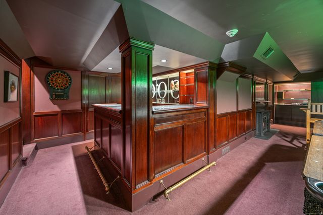 175 Tokeneke Drive, North Haven, CT 06473