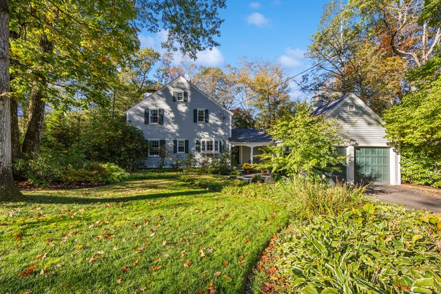 175 Tokeneke Drive, North Haven, CT 06473