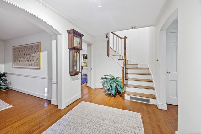 175 Tokeneke Drive, North Haven, CT 06473