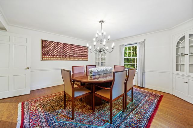 175 Tokeneke Drive, North Haven, CT 06473