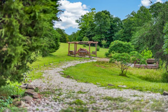9601 Buffalo Pike, Freetown, IN 47235
