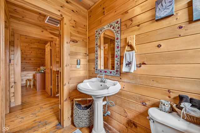 9601 Buffalo Pike, Freetown, IN 47235