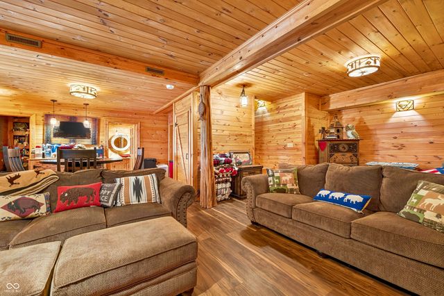 9601 Buffalo Pike, Freetown, IN 47235