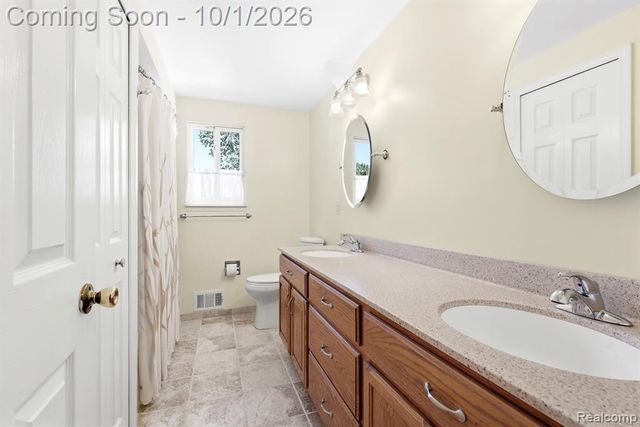 20444 Leonard Avenue, Brownstown, MI 48183