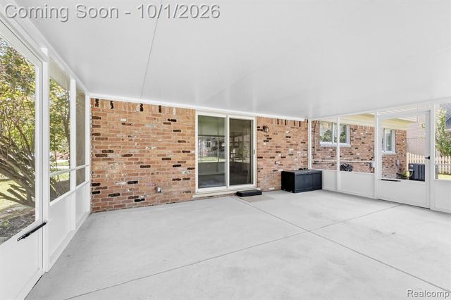 20444 Leonard Avenue, Brownstown, MI 48183