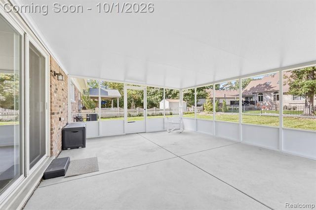 20444 Leonard Avenue, Brownstown, MI 48183