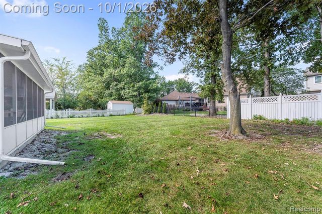 20444 Leonard Avenue, Brownstown, MI 48183