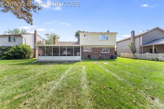 20444 Leonard Avenue, Brownstown, MI 48183