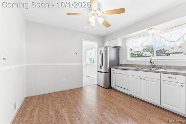 20444 Leonard Avenue, Brownstown, MI 48183