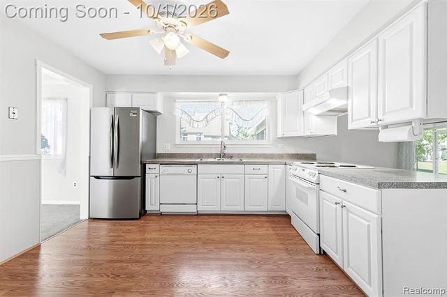 20444 Leonard Avenue, Brownstown, MI 48183