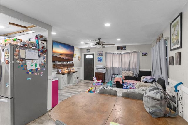 4971 SW 5th St, Margate, FL 33068