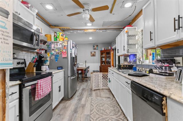 4971 SW 5th St, Margate, FL 33068