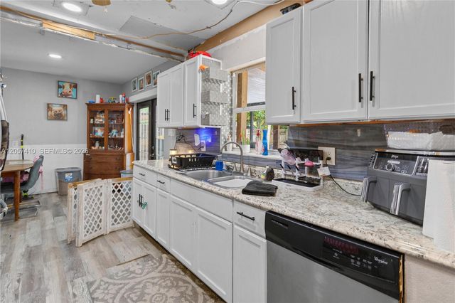 4971 SW 5th St, Margate, FL 33068