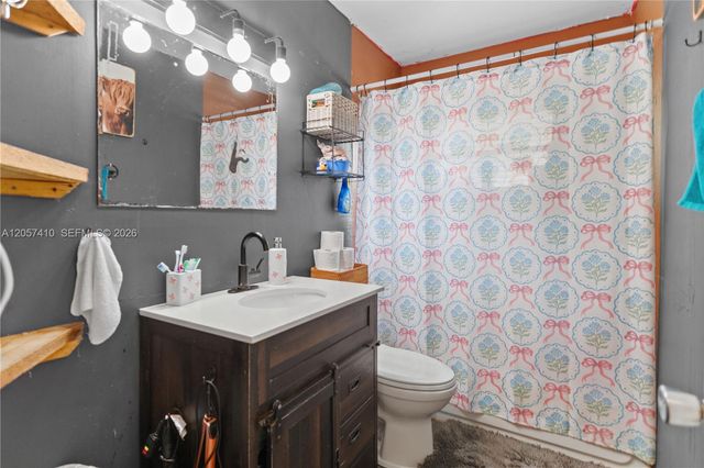 4971 SW 5th St, Margate, FL 33068
