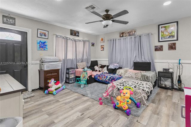 4971 SW 5th St, Margate, FL 33068