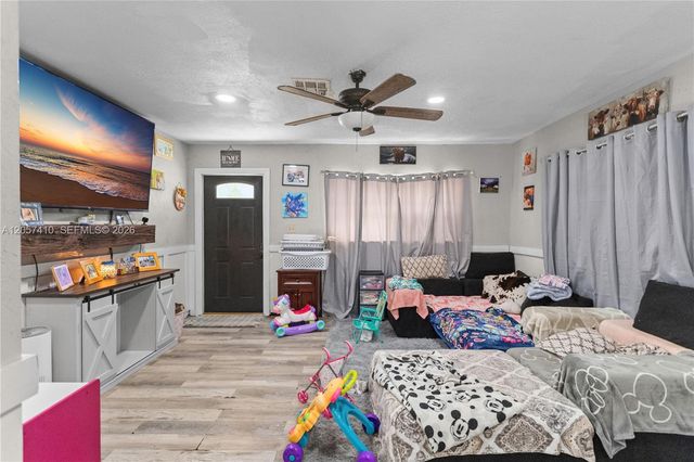 4971 SW 5th St, Margate, FL 33068