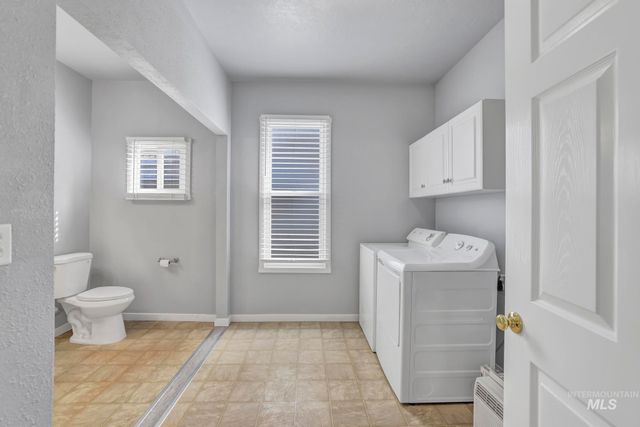 332 4th Ave W, Twin Falls, ID 83301