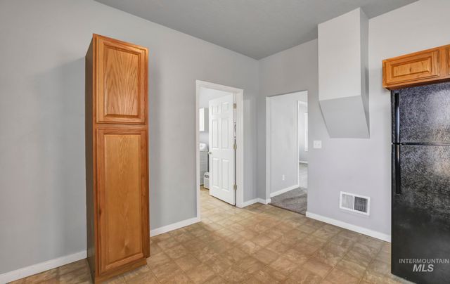 332 4th Ave W, Twin Falls, ID 83301