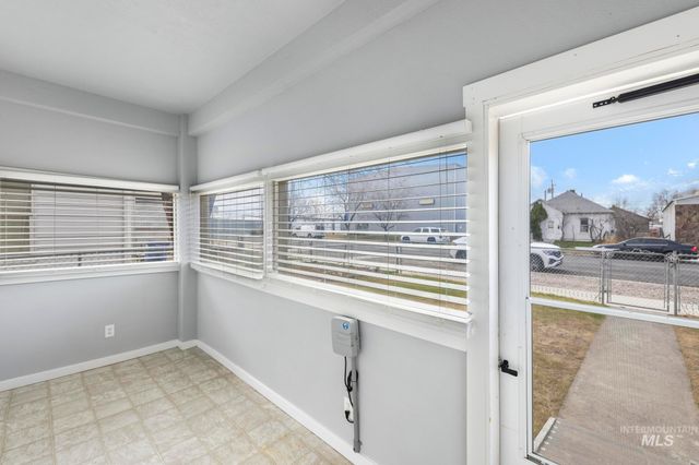 332 4th Ave W, Twin Falls, ID 83301