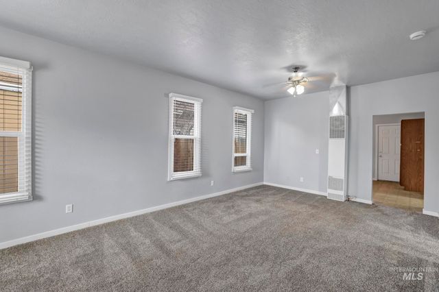 332 4th Ave W, Twin Falls, ID 83301