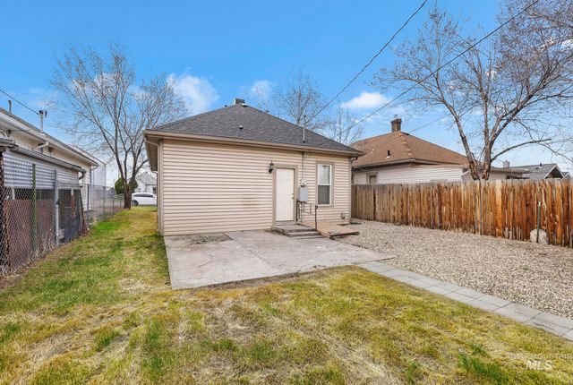 332 4th Ave W, Twin Falls, ID 83301