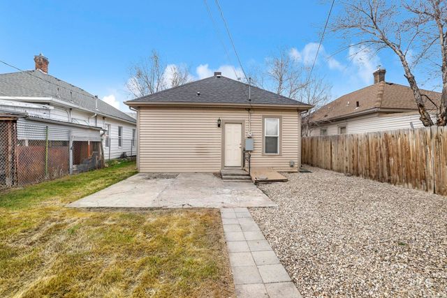 332 4th Ave W, Twin Falls, ID 83301