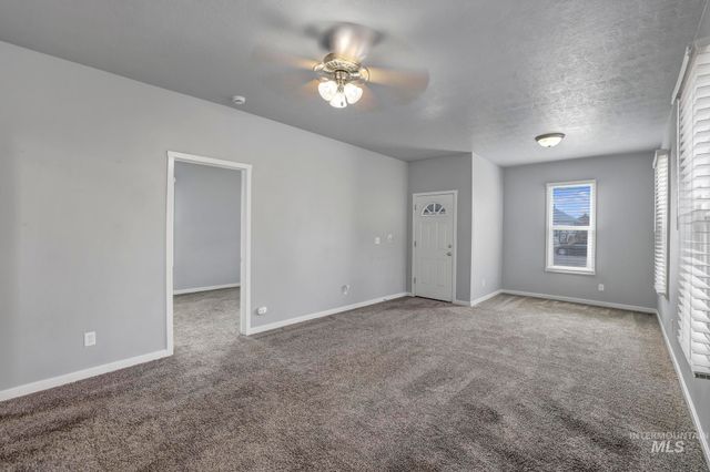 332 4th Ave W, Twin Falls, ID 83301