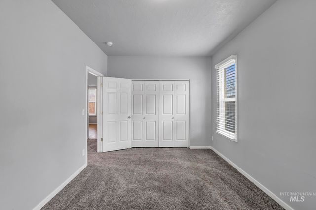 332 4th Ave W, Twin Falls, ID 83301