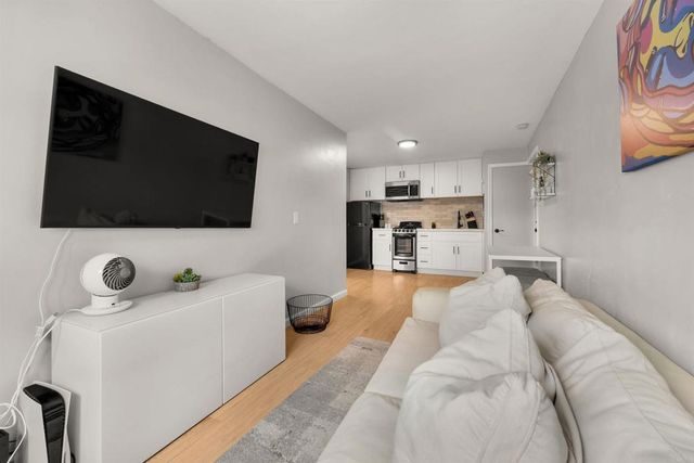 2690 Cowley Way, San Diego, CA 92110