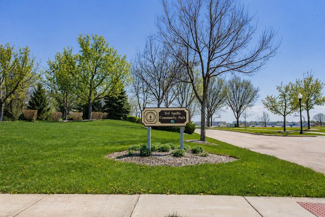 3 BLACKWOLF Court, Algonquin, IL 60102