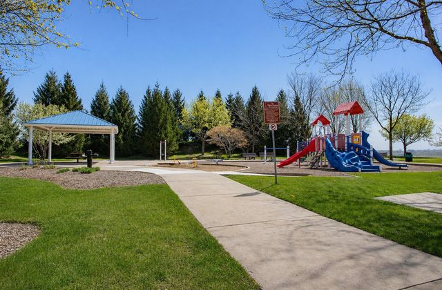 3 BLACKWOLF Court, Algonquin, IL 60102