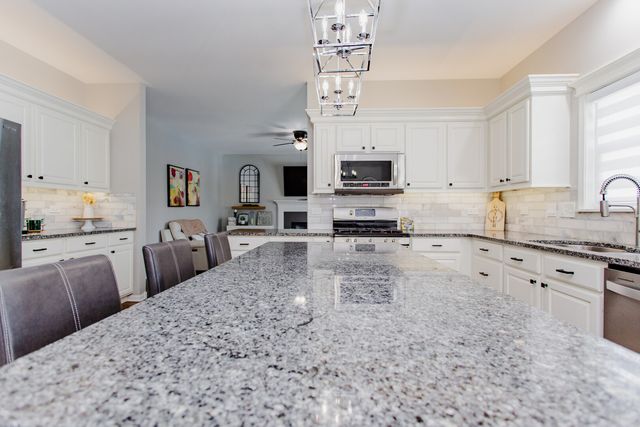 3 BLACKWOLF Court, Algonquin, IL 60102