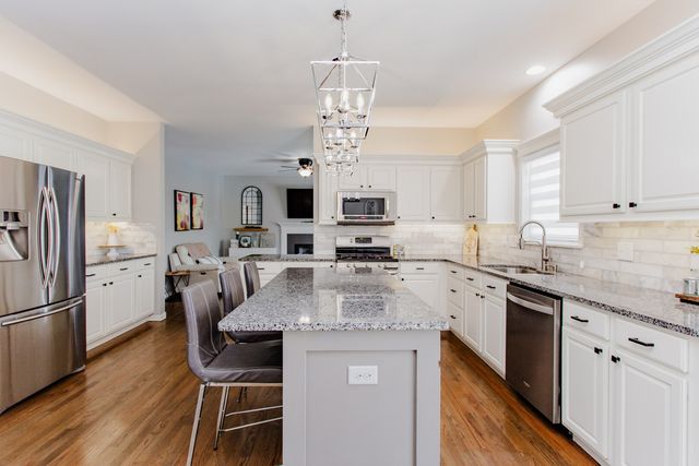 3 BLACKWOLF Court, Algonquin, IL 60102