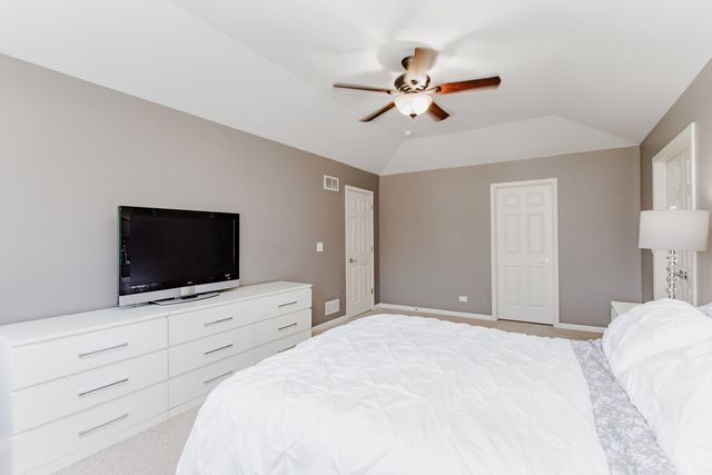 3 BLACKWOLF Court, Algonquin, IL 60102