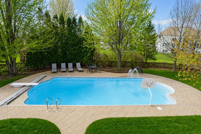 3 BLACKWOLF Court, Algonquin, IL 60102