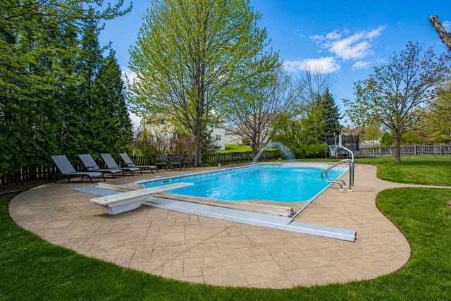 3 BLACKWOLF Court, Algonquin, IL 60102