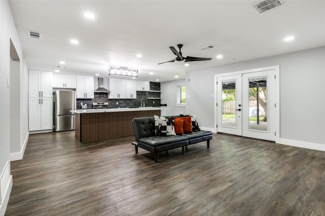 830 Bordner Drive, Lancaster, TX 75146