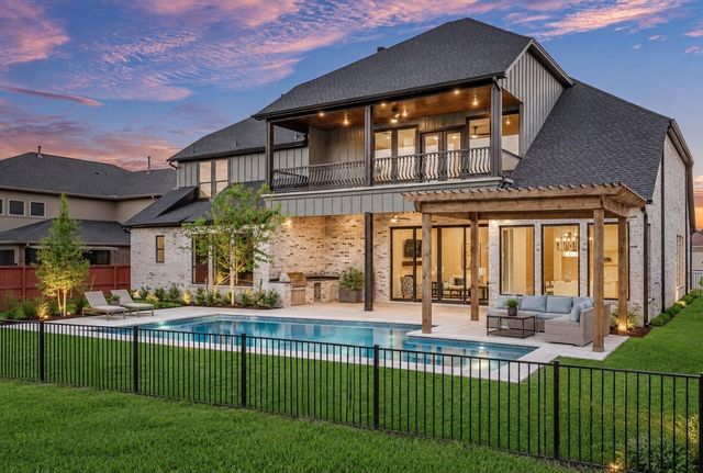 18 Waterford Way, Montgomery, TX 77356
