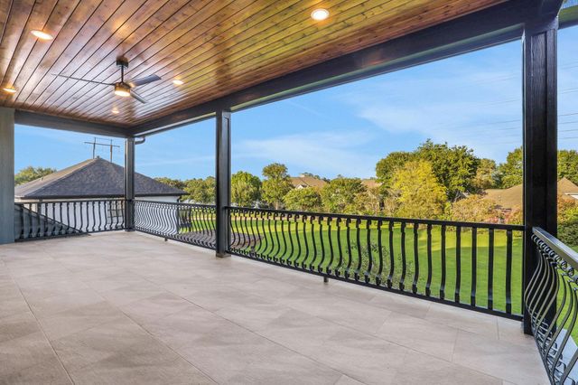 18 Waterford Way, Montgomery, TX 77356