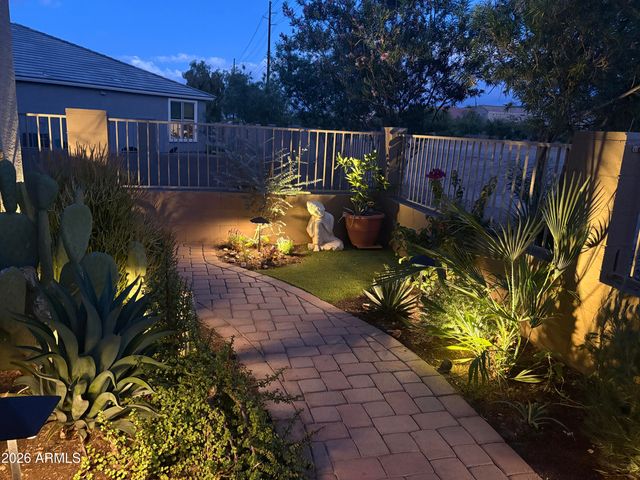 1317 E Fremont Road, Phoenix, AZ 85042
