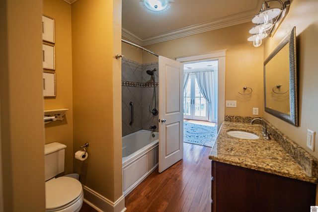 403 N 5th St, Paducah, KY 42001