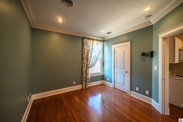 403 N 5th St, Paducah, KY 42001