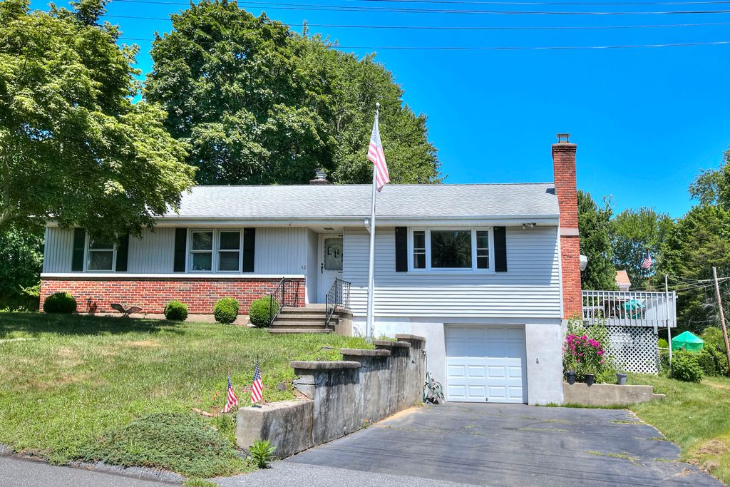 42 Hickory Street, Trumbull, CT 06611