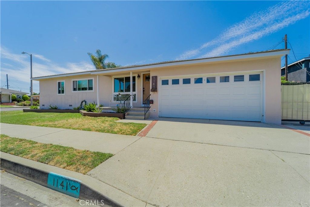 1141 W Young, Wilmington, CA 90744 — exterior