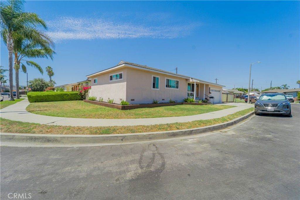 1141 W Young, Wilmington, CA 90744 — photo 2