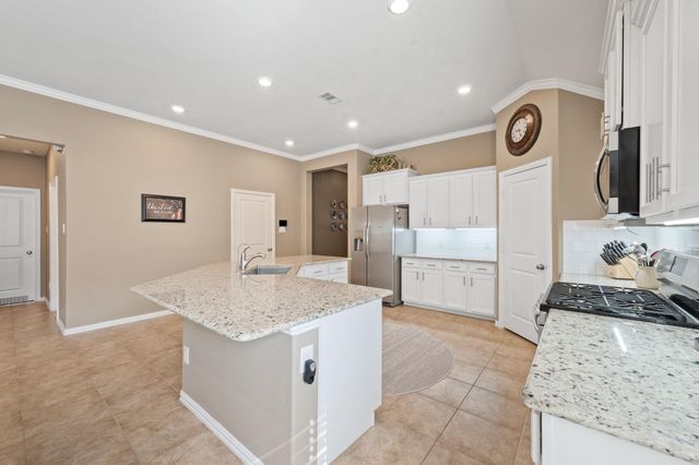 719 S Galley Drive, Crosby, TX 77532
