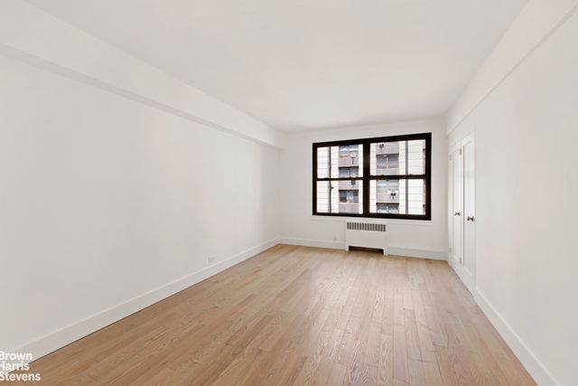 9841 64th Rd Apt 3G, New York City, NY 11374