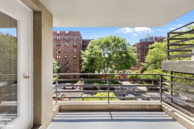 9841 64th Rd Apt 3G, New York City, NY 11374